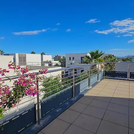 Azura Prestige, A 1 Min & Piscine Villa