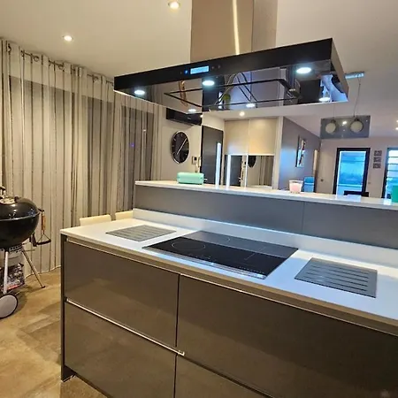 Villa Azura Prestige, A 1 Min & Piscine Le Barcarès