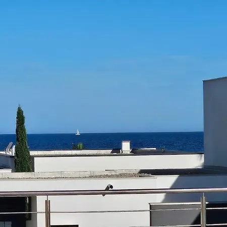Azura Prestige, A 1 Min & Piscine *