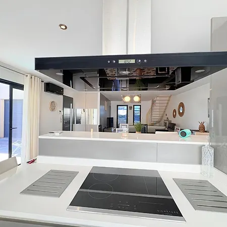 Azura Prestige, A 1 Min & Piscine Villa