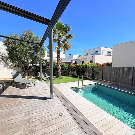 Azura Prestige, A 1 Min & Piscine Villa