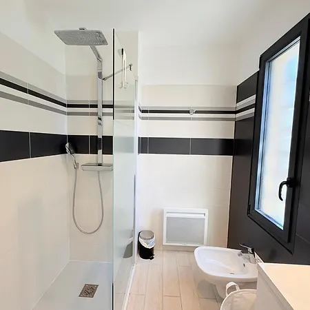 Azura Prestige, A 1 Min & Piscine *