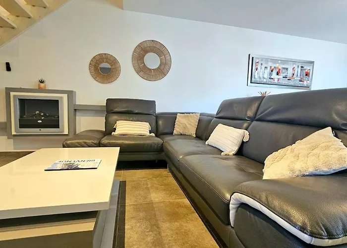 Contemporaine Standing Proche Village Noel Le Barcarès