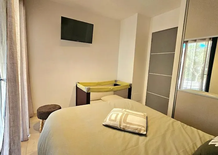 Contemporaine Standing Proche Village Noel Villa Le Barcarès