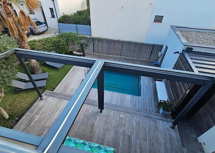 Contemporaine Standing Proche Village Noel Villa *