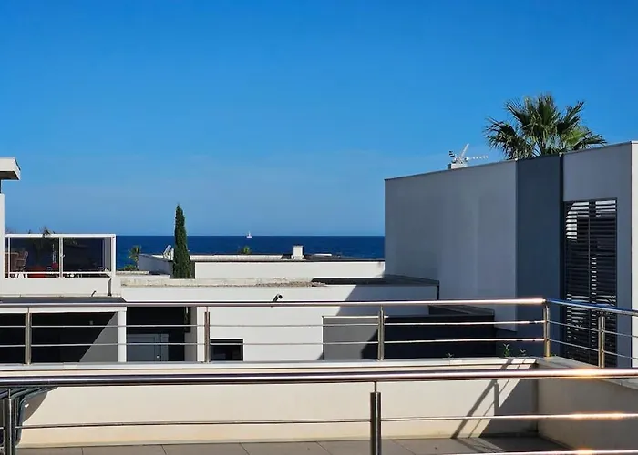 Villa Contemporaine Standing Proche Village Noel Le Barcarès