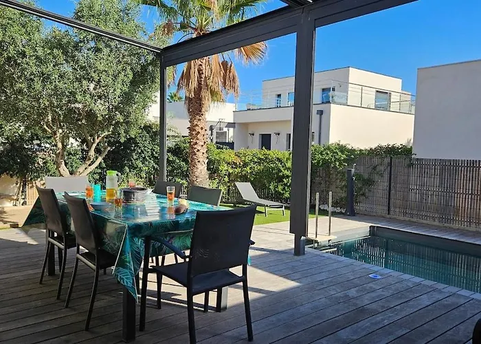 Contemporaine Standing Proche Village Noel Le Barcarès