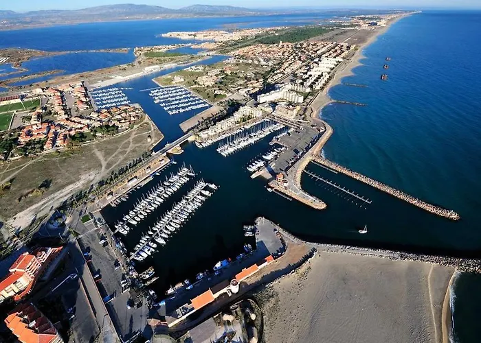Contemporaine Standing Proche Village Noel Villa