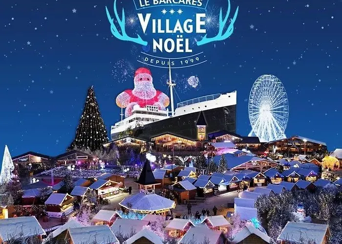 Contemporaine Standing Proche Village Noel